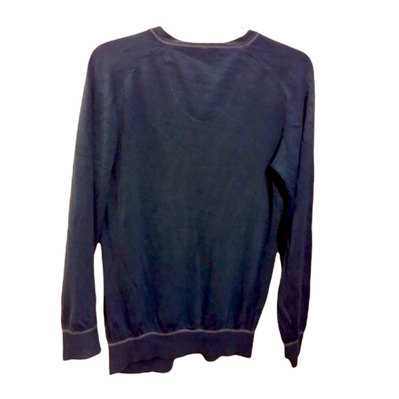 NWT Men F&F V Neck Knit Sweater. Size L - Picture 2 of 3